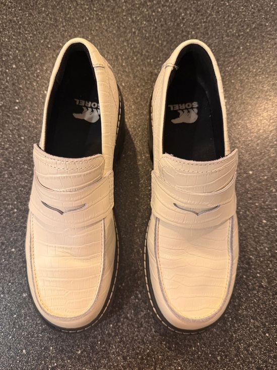 Sorel Shoes - Women’s Sorel Joan Now City Loafer in white and black - size 7.5